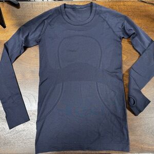Lululemon athletica- Navy long-sleeve tech shirt
